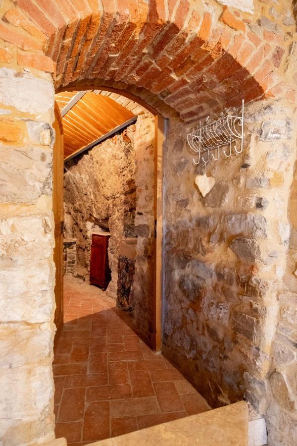La Casetta Nel Borgo Castelnuovo di Val di Cecina Exterior foto